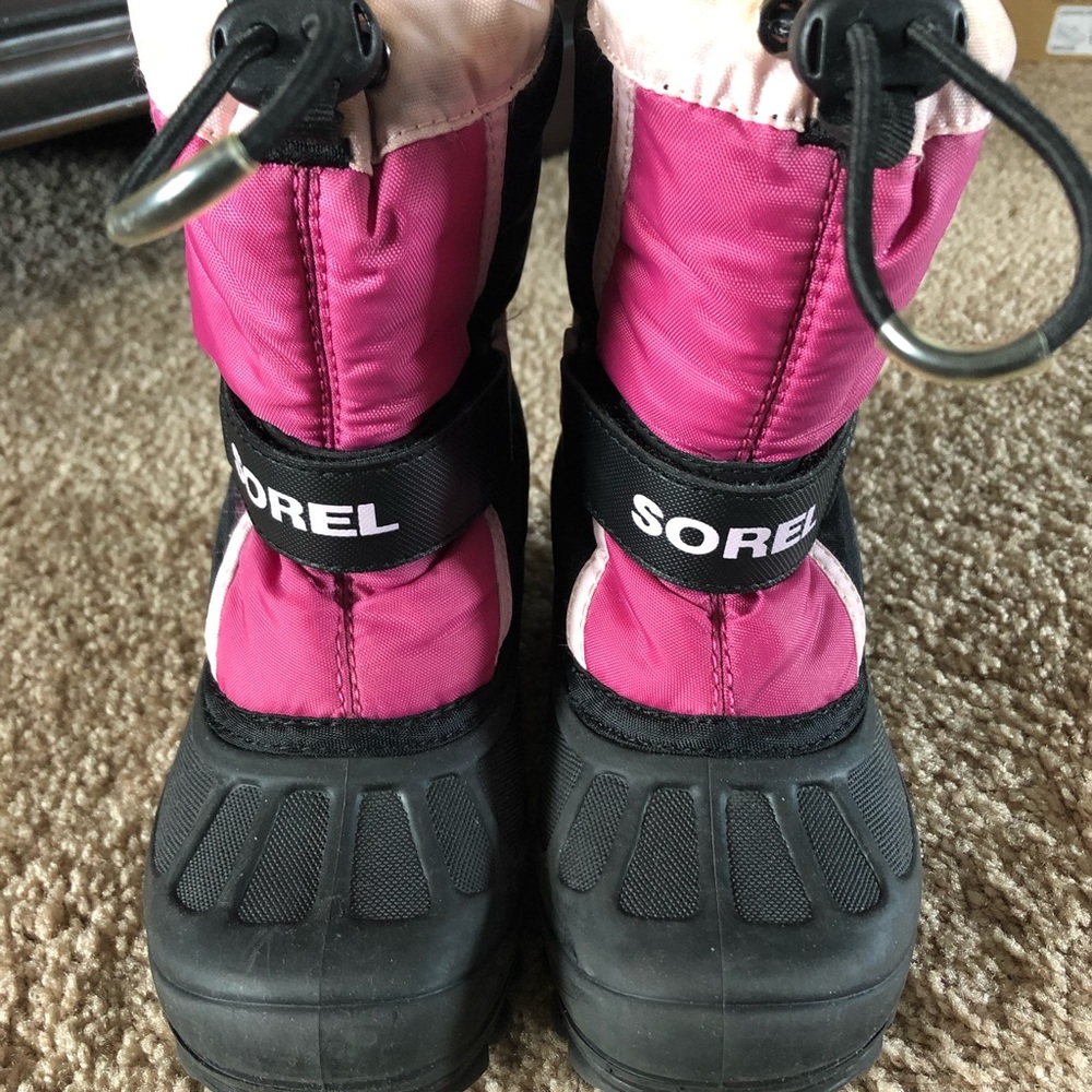 ❌SOLD❌ Girls Sorel Snowboots